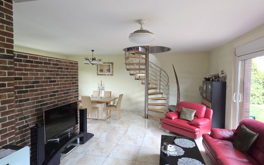 Dom wolnostojący z warsztatem samochodowym – Katowice, Kostuchna.